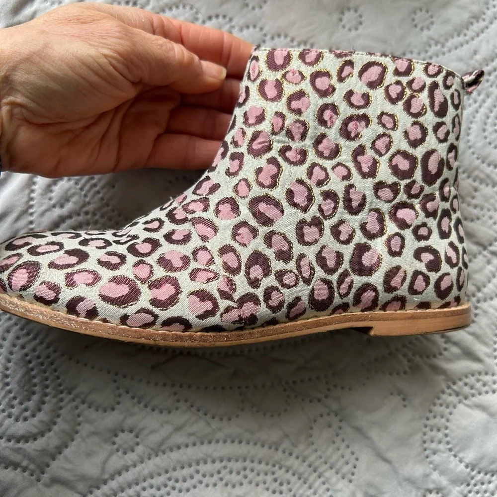 Janie and Jack short metallic animal print boots. Off white w/ pink and brown. 3